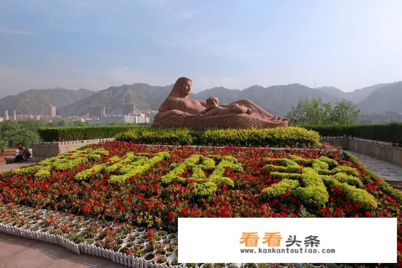 如何推进文化创意与旅游融合发展？