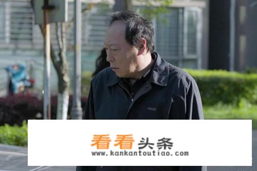 在小说《都挺好》中，苏大强做了什么事，致使最孝顺的苏明哲也生气，不愿意再管他了？