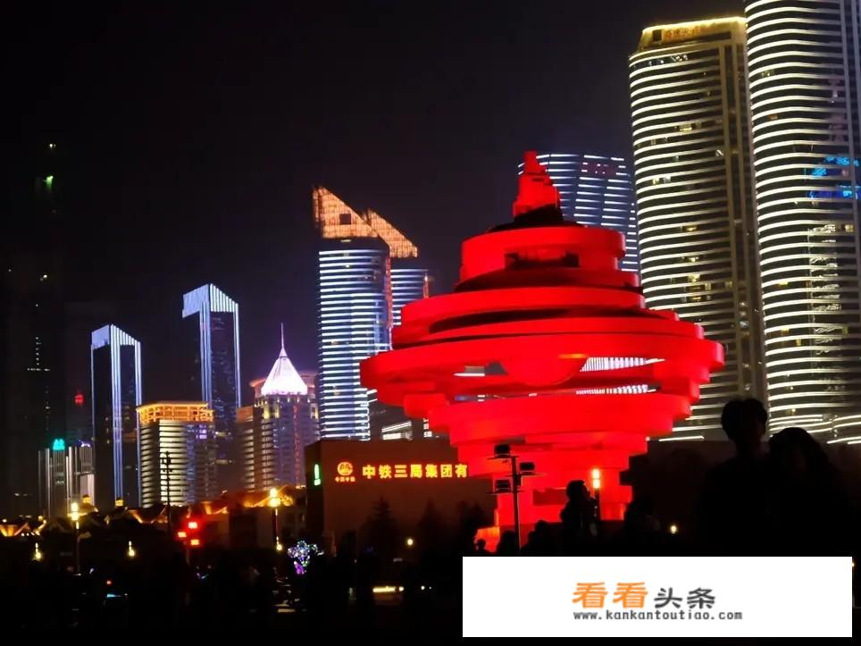 夏天青岛和厦门哪个更值得旅游？