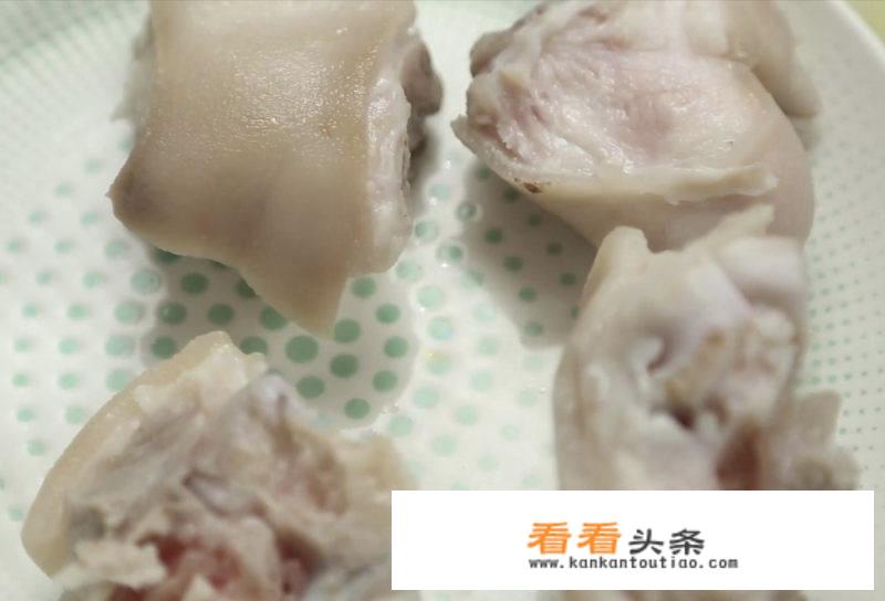 王刚红烧猪肘子的做法？