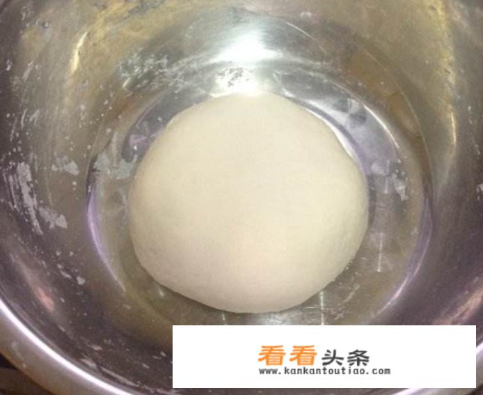 包饺子用的面和的软点好还是硬点好？有何技巧？