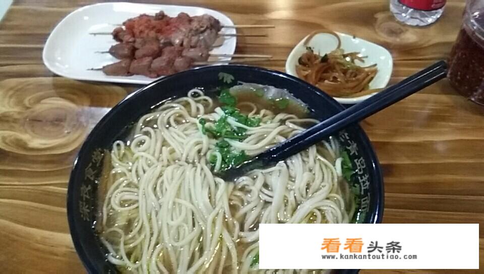 青岛有哪些著名的小吃，哪些餐馆值得一去？