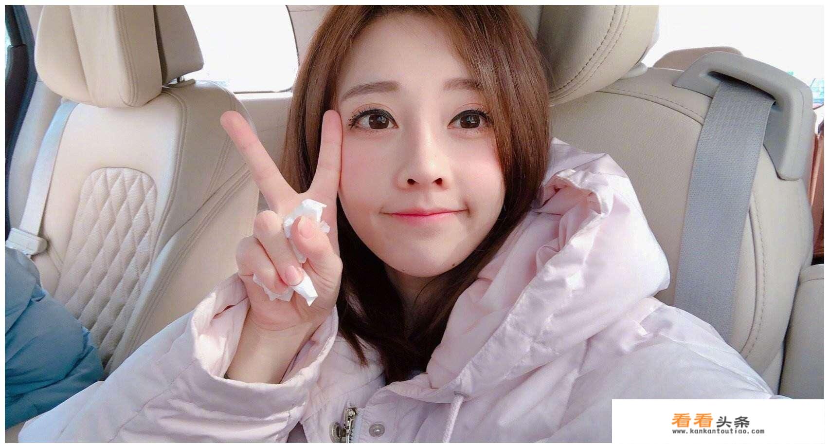 斗鱼又捧黑丝女解说，导播“轰炸式”镜头特写太良心，玩家直言专门来看腿，你怎么看？