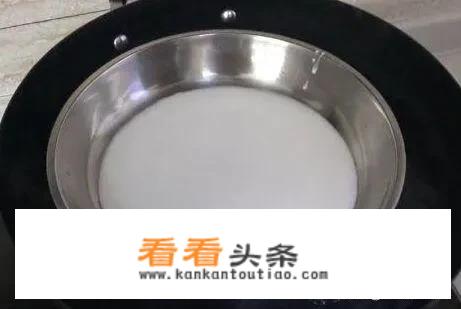 做凉皮为什么中间薄两边厚,不好接？