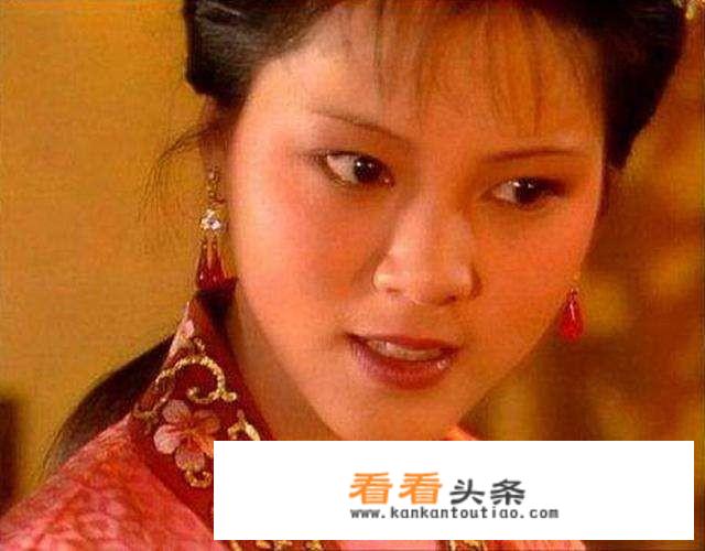 花袭人如何一步步俘获王夫人的心，将她晋升准姨娘？