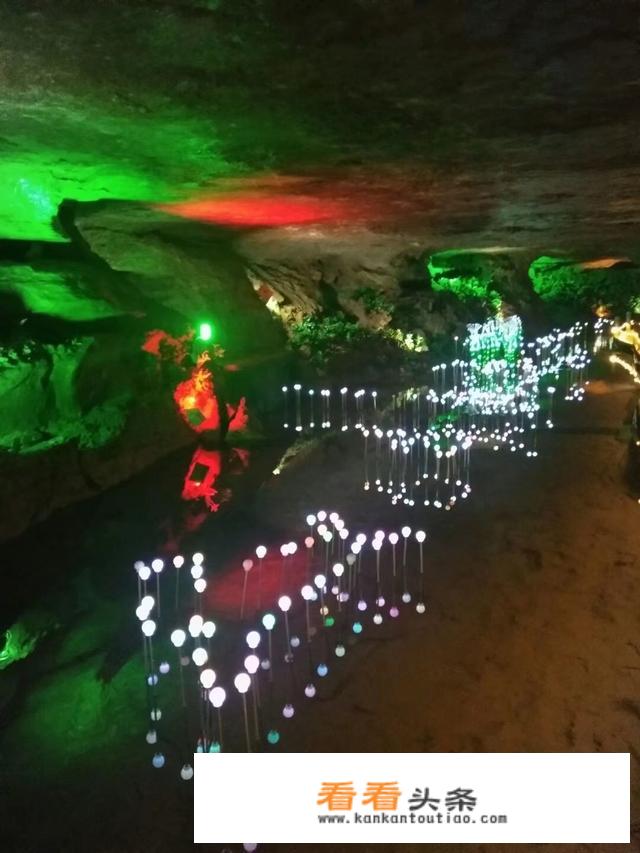 一个人跟团旅游需要带什么？