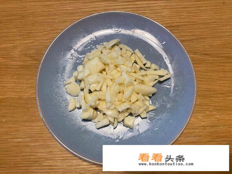 蚝油生菜又鲜又脆又绿的秘诀？