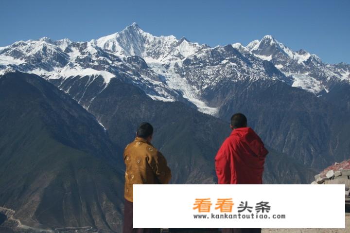 九月份想去西藏旅行，自由行，有去过的朋友给点建议呗，需要准备些什么？
