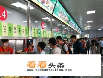 我要减肥，但我还在上大学。请问晚上吃什么既营养健康又不会胖？