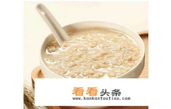 我要减肥，但我还在上大学。请问晚上吃什么既营养健康又不会胖？
