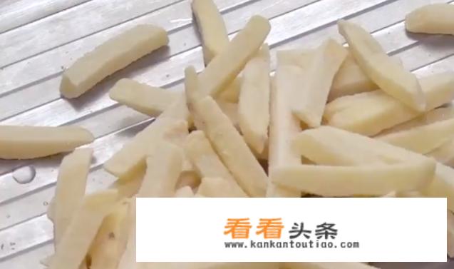 亲们超市买的速冻薯条怎么样炸才脆呢？