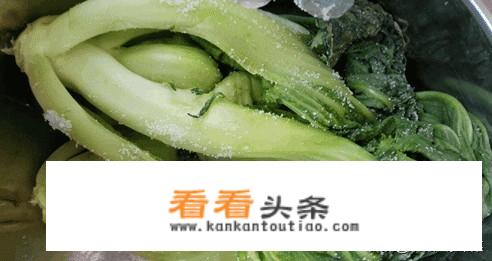 保温杯隔夜水有股尿骚味是为什么？