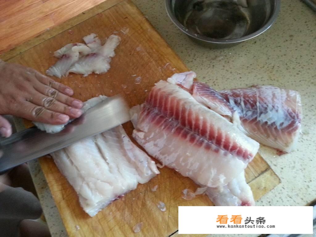 如何做酸菜鱼的步骤？