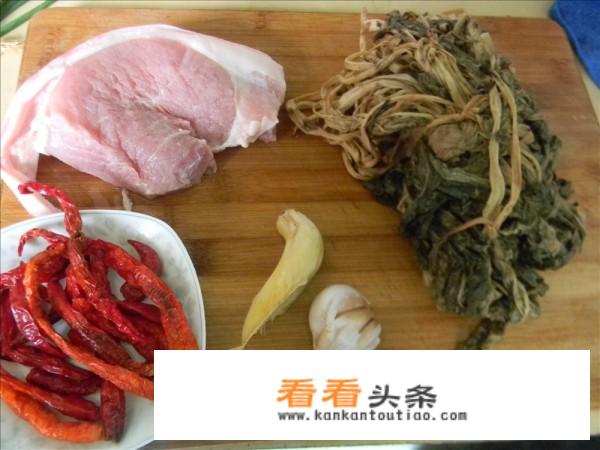 梅菜炒肉家常做法？