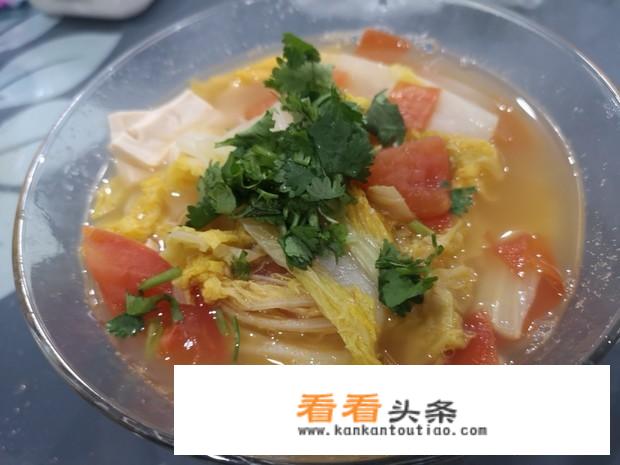 西红柿白菜豆腐汤怎么做？