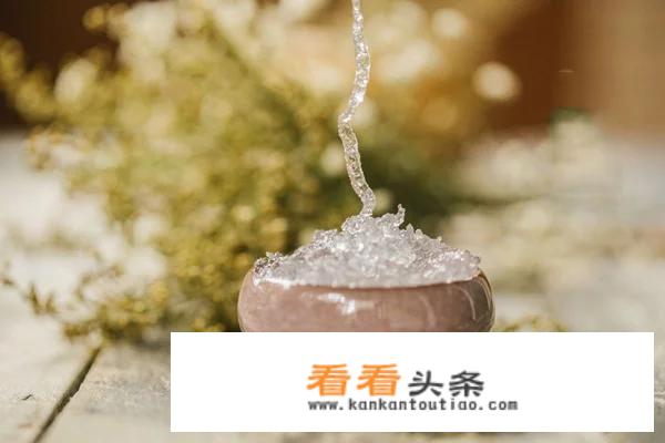 雪燕味道有点酸是什么东西？