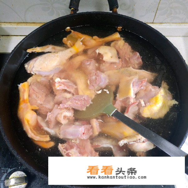 鸭子煲汤做法？