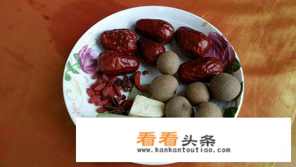 红枣枸杞鸡汤怎么做？