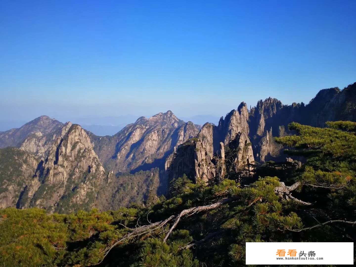 想出门旅行半个月，问大家，给我详细说一下需要带的所有东西？