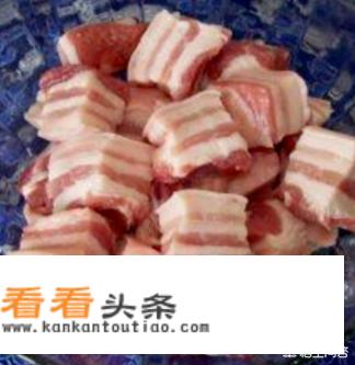 土豆炖五花肉的家常做法？