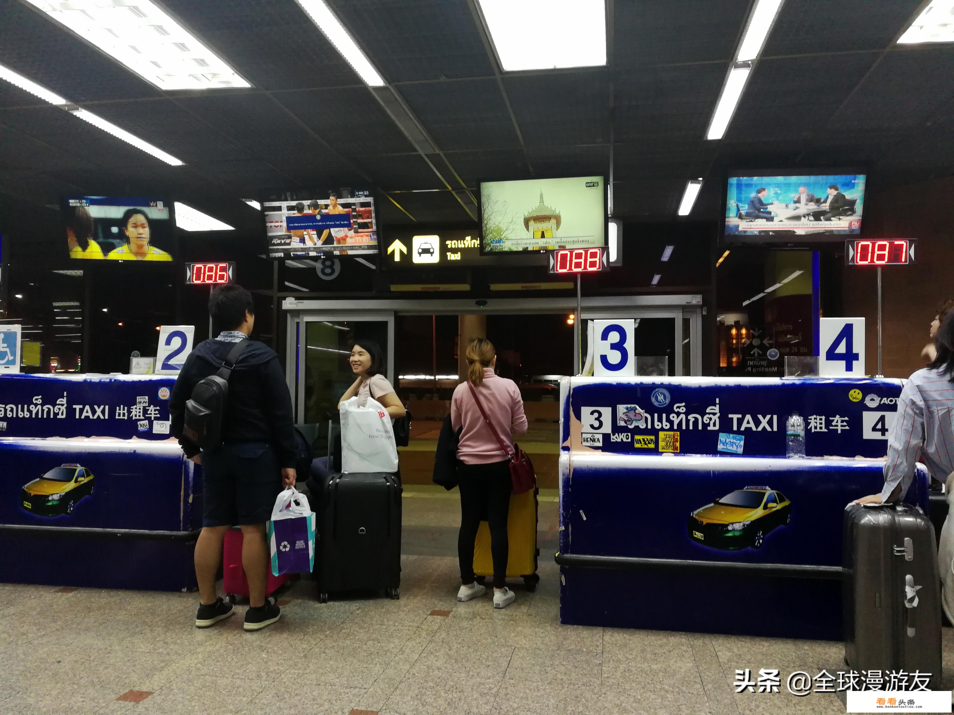 能否聊一聊你们觉得去国外旅游时需要注意些什么？