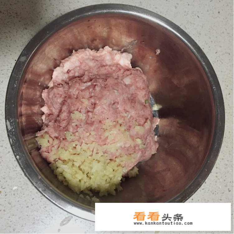 自制油炸肉丸子的做法？