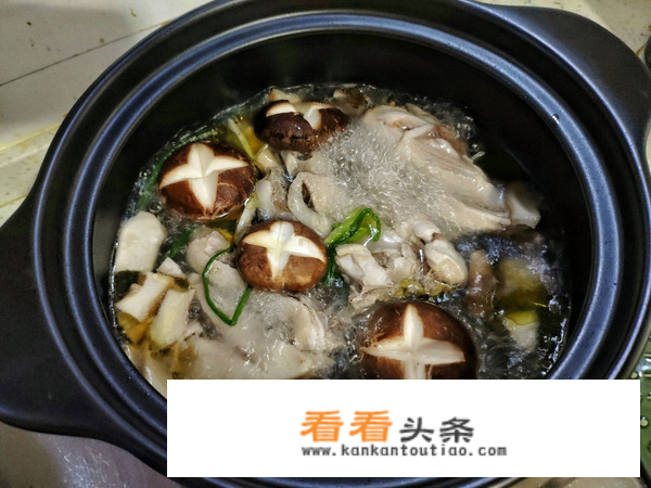 鲜香菇炖鸡做法？