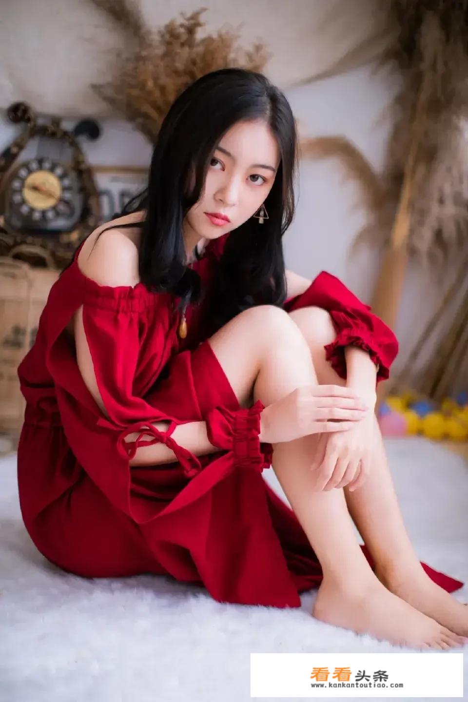 如果老公对以前的暗恋对象念念不忘，你会怎么办?结婚十几年，暗恋对象的每条朋友圈必须点赞？