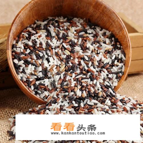 三色五色七色糙米哪个热量更低？