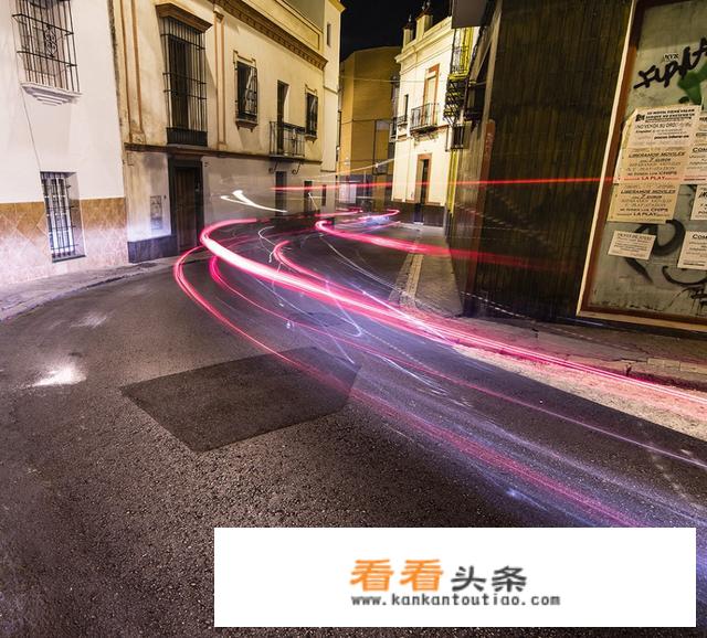 为什么宾得645D的价格那么贵?是不是因为买的人太少了才那么贵？
