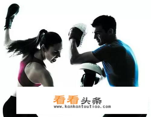 如果是男人整天不务正业，老婆婆无语好懒懒地咋处理家庭呢？