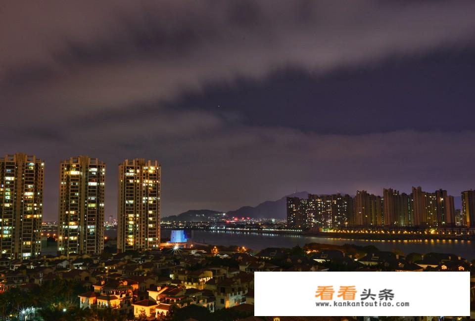 尼康28-300的优缺点？