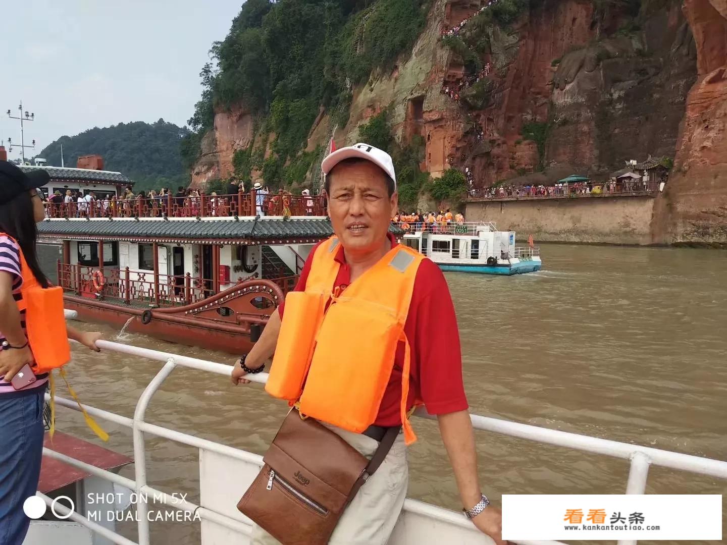 乐山大佛每年旅游人数？