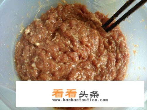 牛肉馅怎样做会比较嫩？