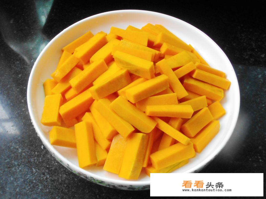 如何做咸蛋黄焗南瓜？