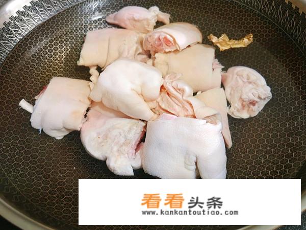 焖猪蹄的家常做法？