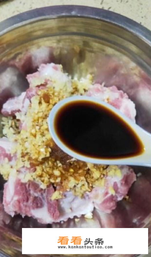 老饭骨蒜香排骨最正宗的做法？