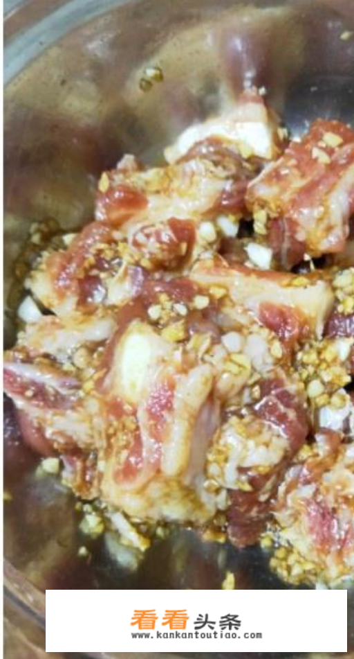 老饭骨蒜香排骨最正宗的做法？