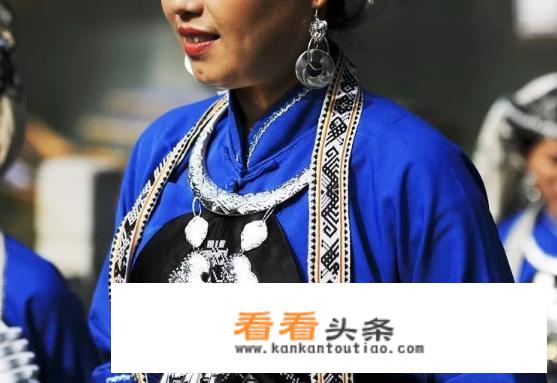 西安西北商贸城卖民族服装在几楼？