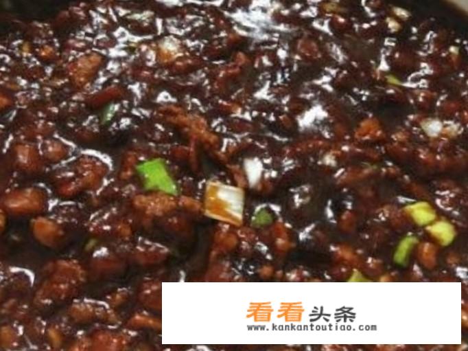 炸酱面是怎么做的？
