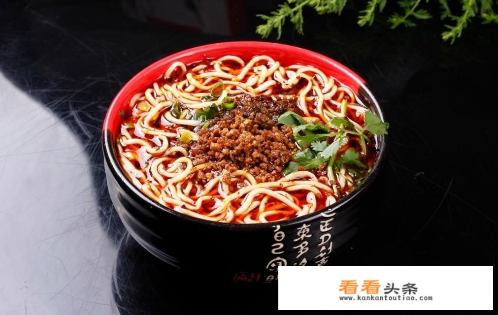 炸酱面是怎么做的？