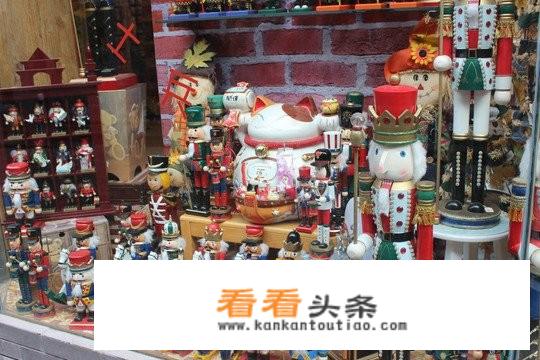 晚上想出去摆个小摊子，卖什么小东西可以更赚钱？