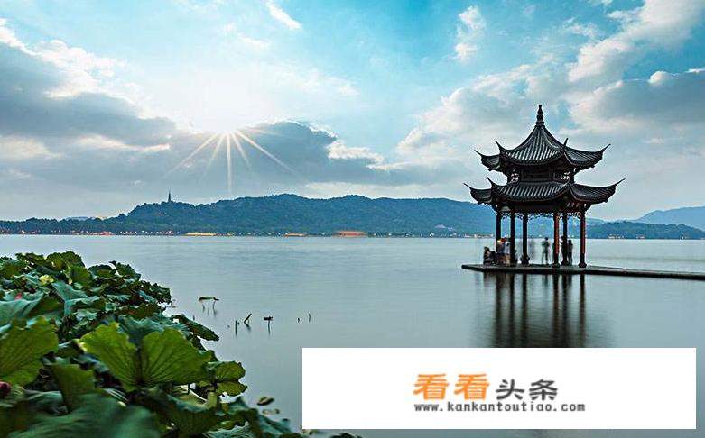 简述浙江代表性古遗址及其旅游特色？