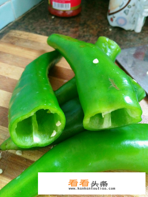 尖椒金针菇虎皮青椒做法？