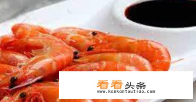 白灼基围虾是冷水下锅还是开水？