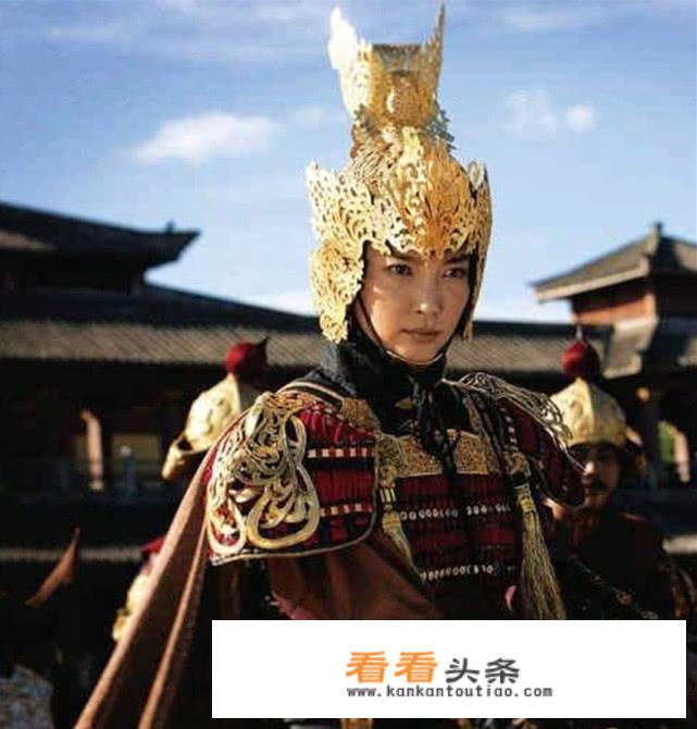 一本古言。女主是皇后，死而复生从尸体堆里爬出求男主救自己，剔骨换脸之后回去找自己的前夫皇帝复仇？