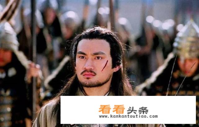 一本古言。女主是皇后，死而复生从尸体堆里爬出求男主救自己，剔骨换脸之后回去找自己的前夫皇帝复仇？