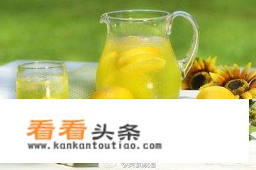 柠檬加蜂蜜水能减肥吗？