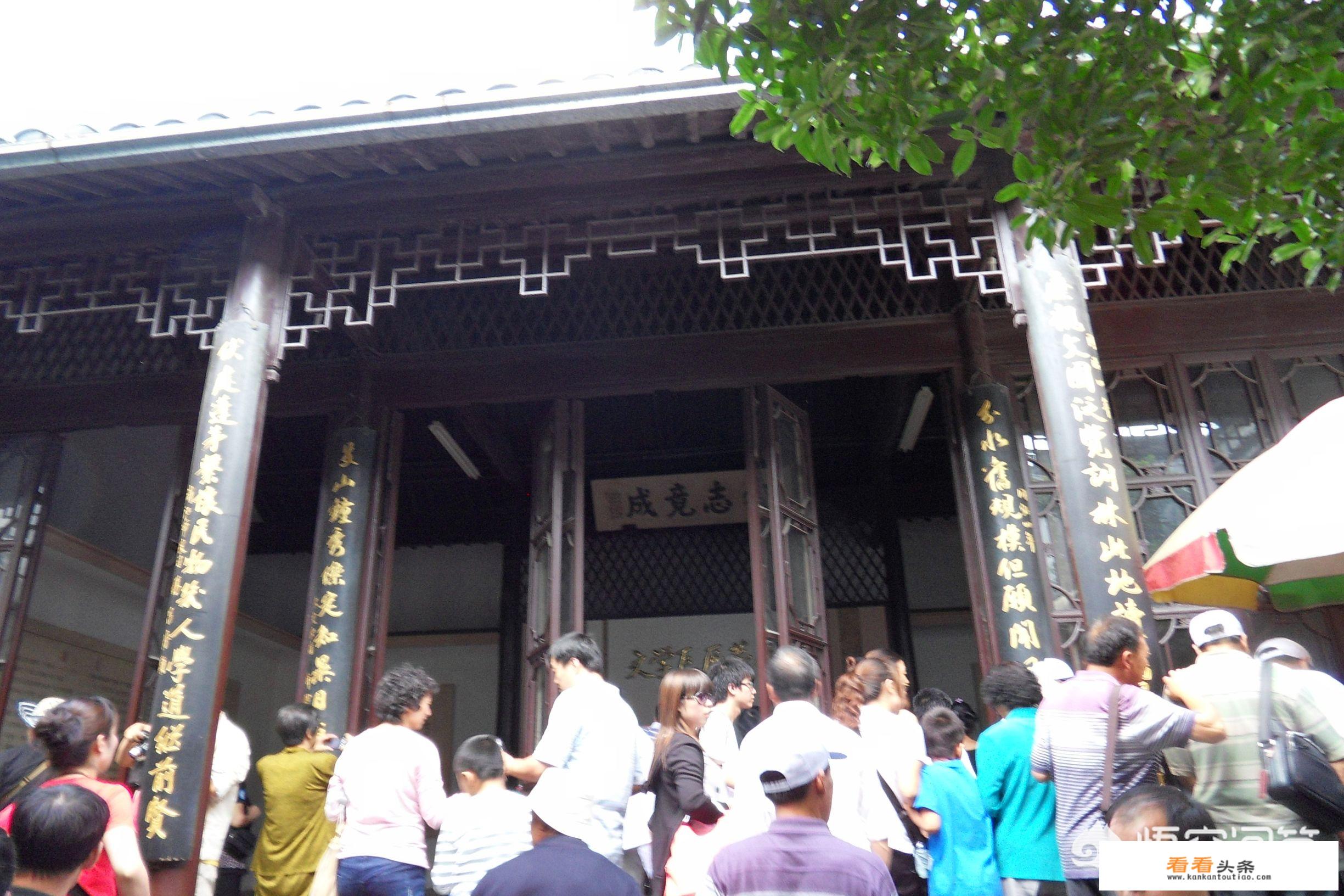 在国外旅游和中国五一黄金周旅游有什么不同？