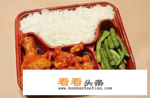 本人想卖盒饭，假设10元一份的盒饭，一天卖出100份，能赚多少钱？